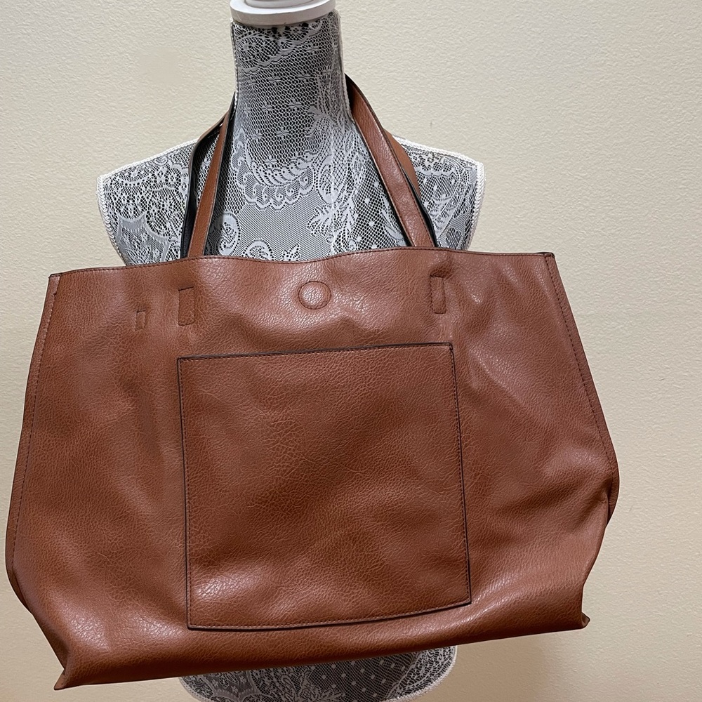 Brand New Pleather shoulder bag.